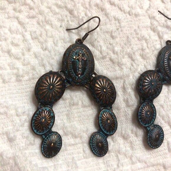 Womens Earrings Horseshoe Concho Western Hook Earrings - Picture 2 of 4